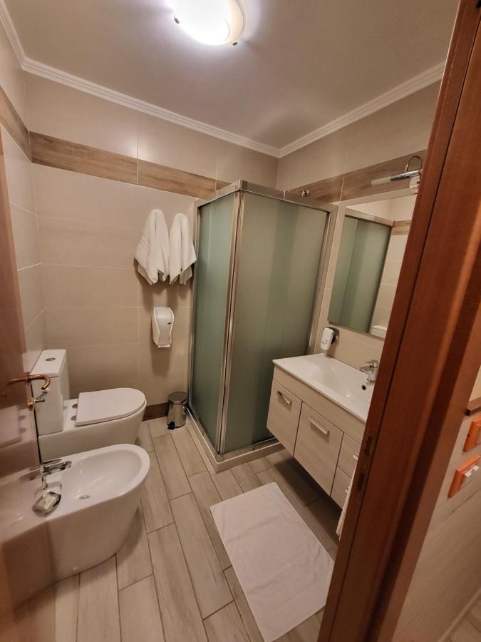 Hotel Lenotel Экстерьер фото