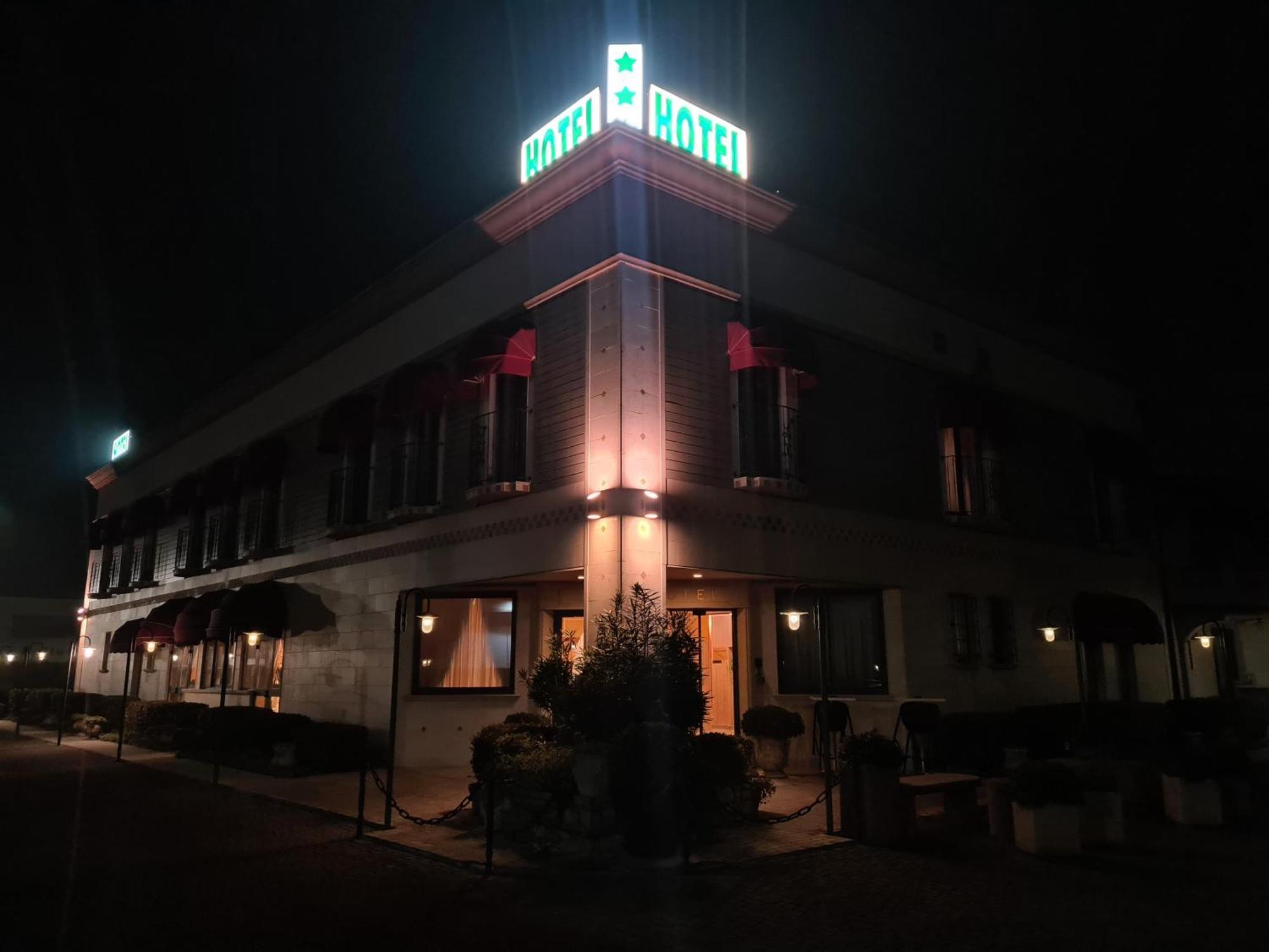 Hotel Lenotel Экстерьер фото