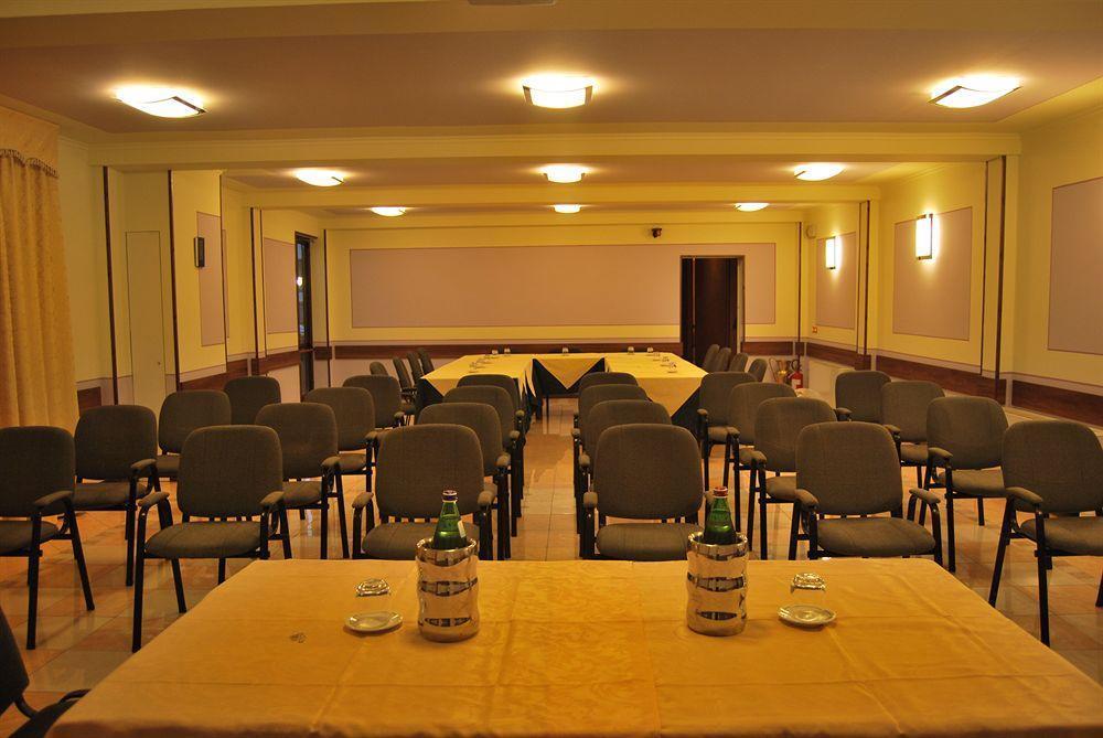 Hotel Lenotel Экстерьер фото