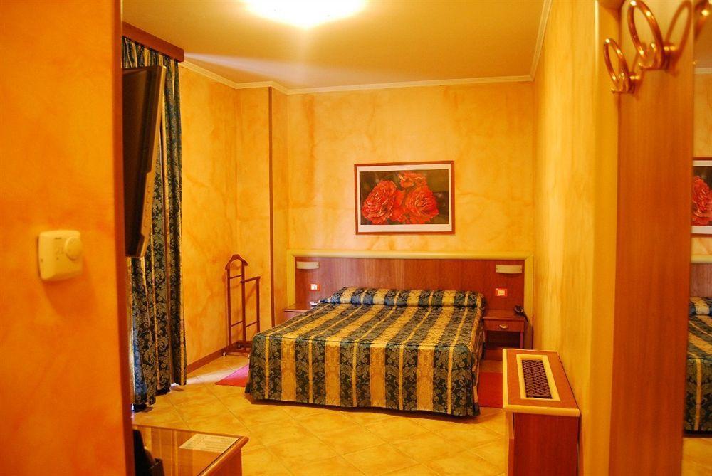 Hotel Lenotel Экстерьер фото