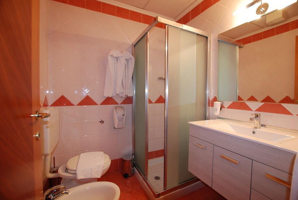 Hotel Lenotel Экстерьер фото