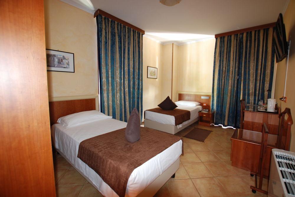Hotel Lenotel Экстерьер фото