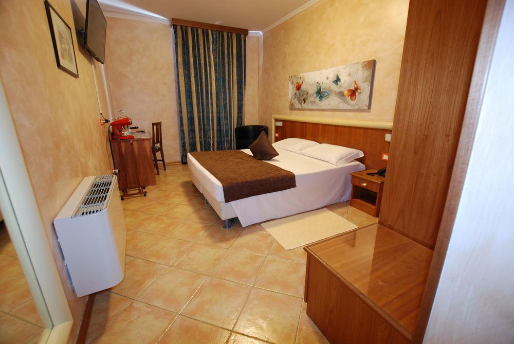 Hotel Lenotel Экстерьер фото