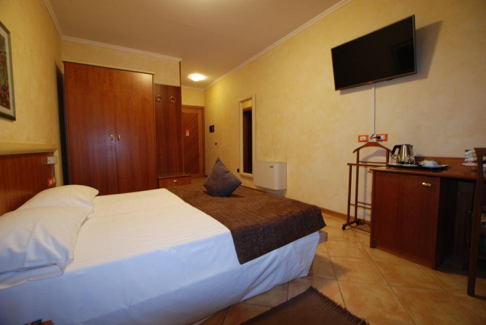 Hotel Lenotel Экстерьер фото