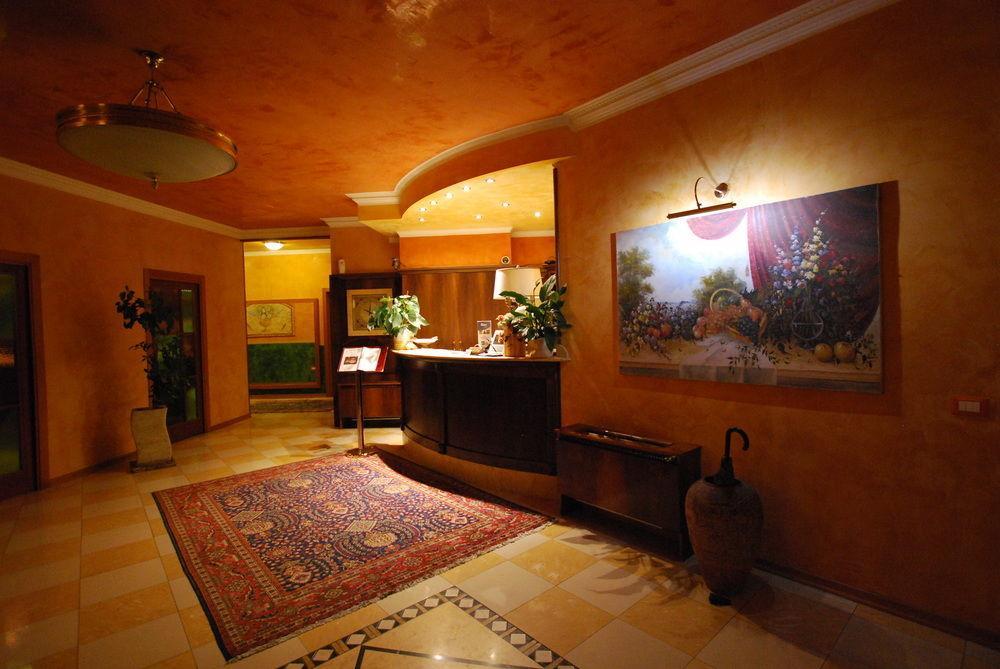 Hotel Lenotel Экстерьер фото